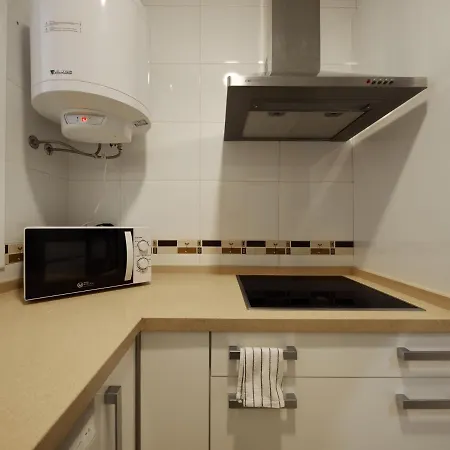 Tavira Little * 加的斯