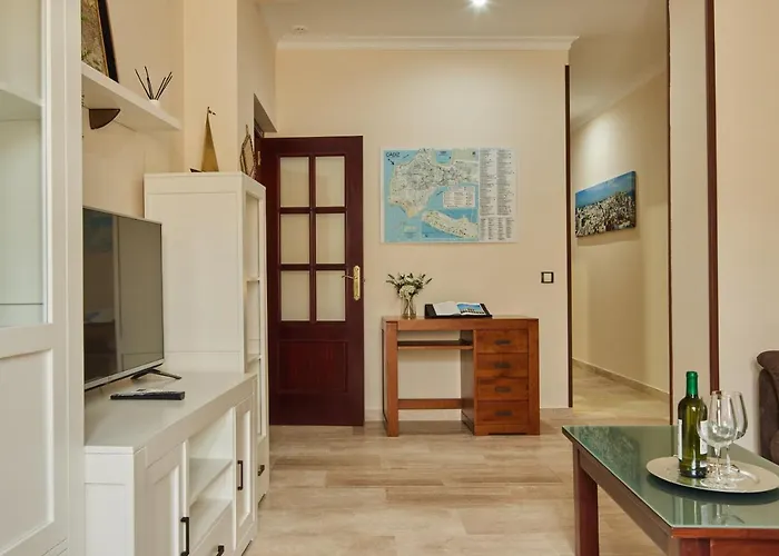 Tavira Little * Кадис